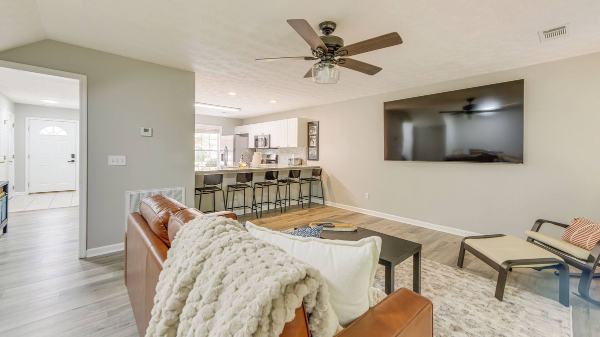 Auburn Condo | 2 Mi to Tiger Territory! Condo w/Community Pool