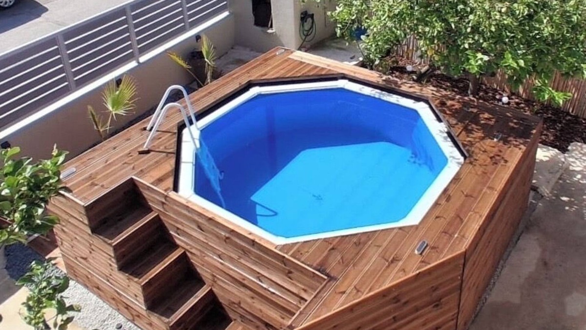 Kokkini Chani House | 2 min. drive to the beach. Holiday Home Angela