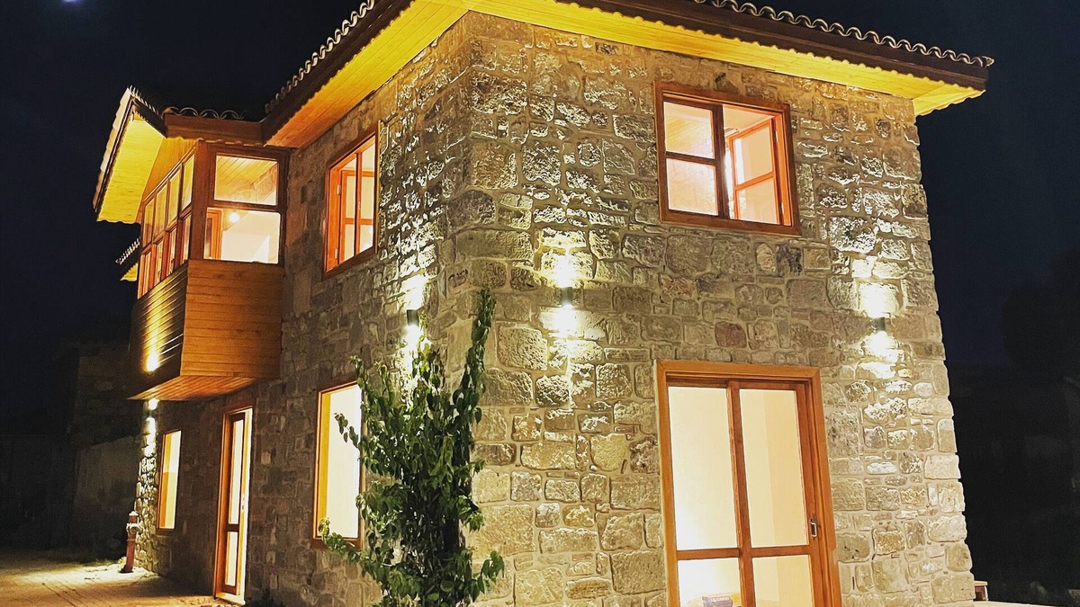Ancient Side Apartment | 2 min to the beach in the heart of oldtown side