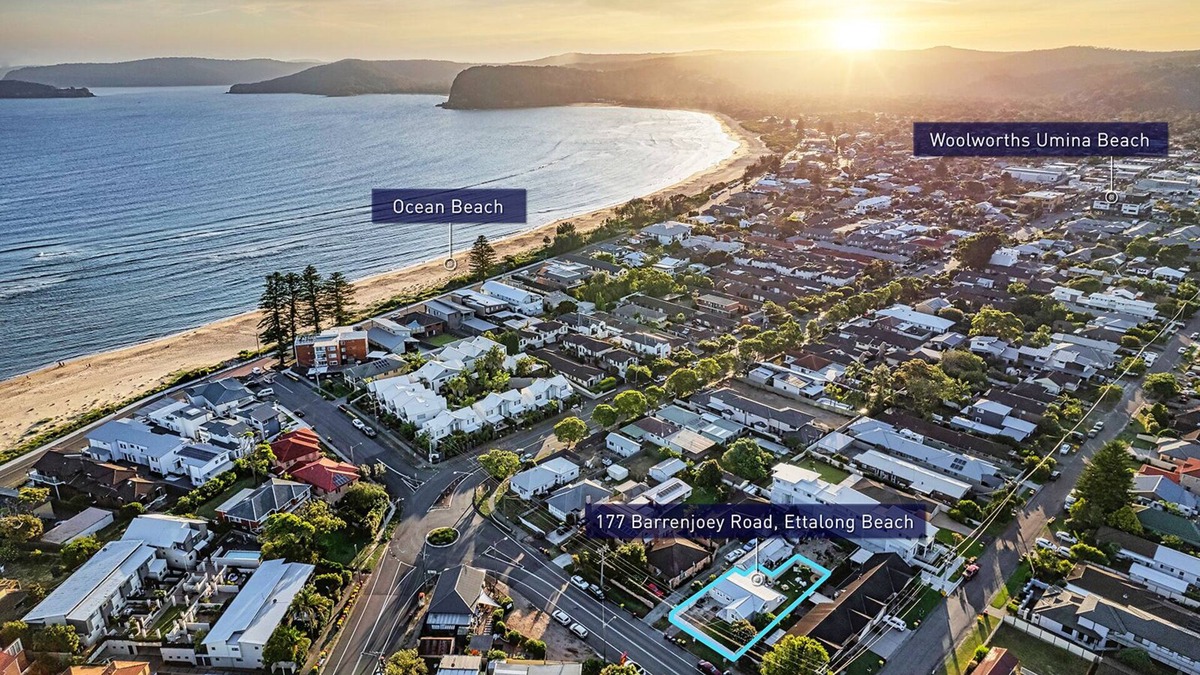 Ettalong Beach House | 2-Min Walk to Beach: Firepit, Yard. Kids welcome.