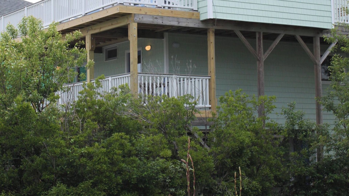 Ocean Sands Cottage | 2 Minute Walk to the Beach!