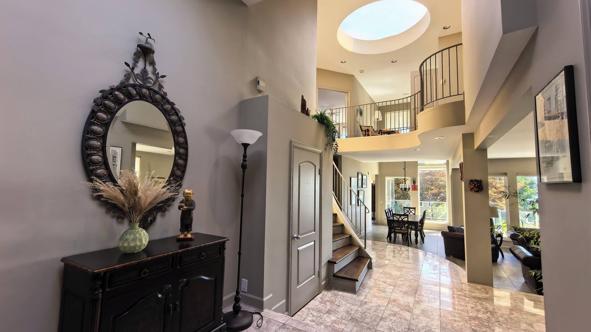 West Vancouver House | 2 minutes walk to Sandy Cove Beach! Serene retreat with ocean&city views