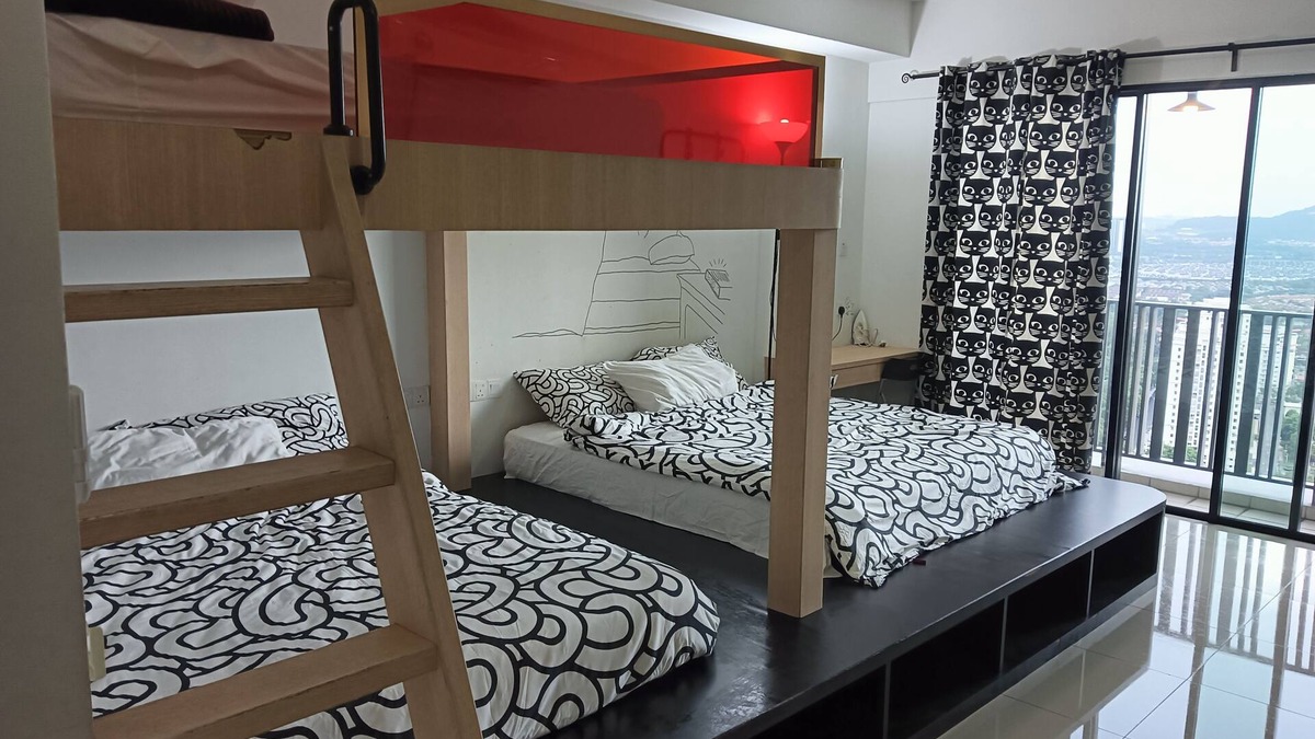 Shah Alam Apartment | 2 minutes walk to the theme park! Family-sized studio home @ i-City by Nuriman