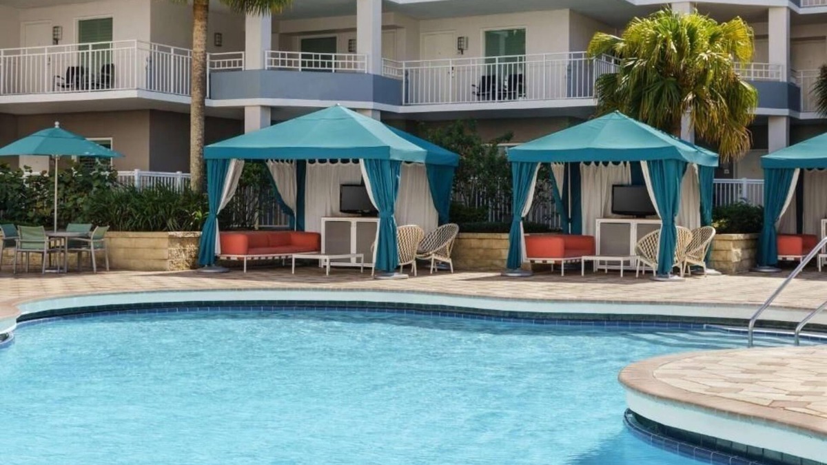 Florida Central Atlantic Coast Hotel | 2 Modern Suites Great for Families w/Quick Access to SeaWorld or Disney Parks