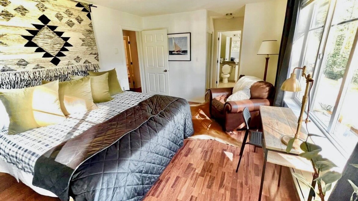Port Moody Cabin | 2 Oceanside Cottages w. Hot Tub, Patios, Jet Skis, and More