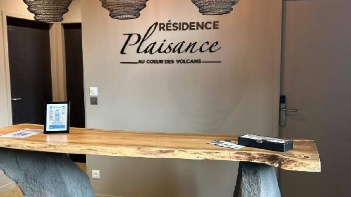 Chatel-Guyon Apartment | 2-person air-conditioned 1-bedroom apartment near Aïga Resort Puy de Pariou 200