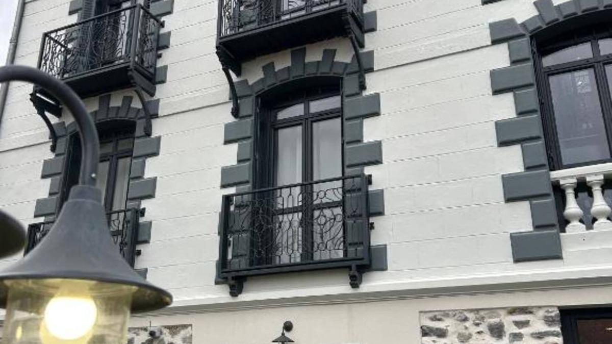 Chatel-Guyon Apartment | 2-person air-conditioned 1-bedroom apartment near Aïga Resort Puy de Mercoeur 202