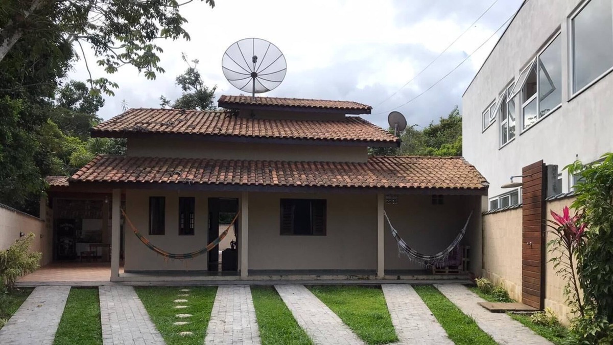 Guarutuba House | 2 POOLS, BARBECUE, WI-FI, VACANCY CARS 06, 300 MT FROM THE BEACH GUARATUBA
