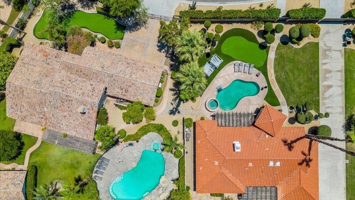Desert Club Estates House | 2 Private Homes on Estate 11 Bdr