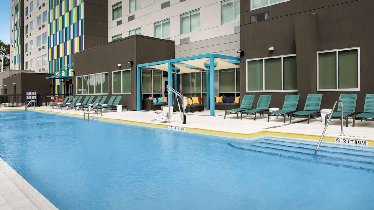 Florida Central Atlantic Coast Hotel | 2 Queen Beds | Tru by Hilton Orlando | with Free Breakfast & Pets are Welcome