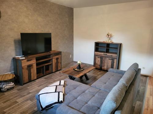 Osterburg Apartment | 2 Raum Wohnung mit Terrasse und AC