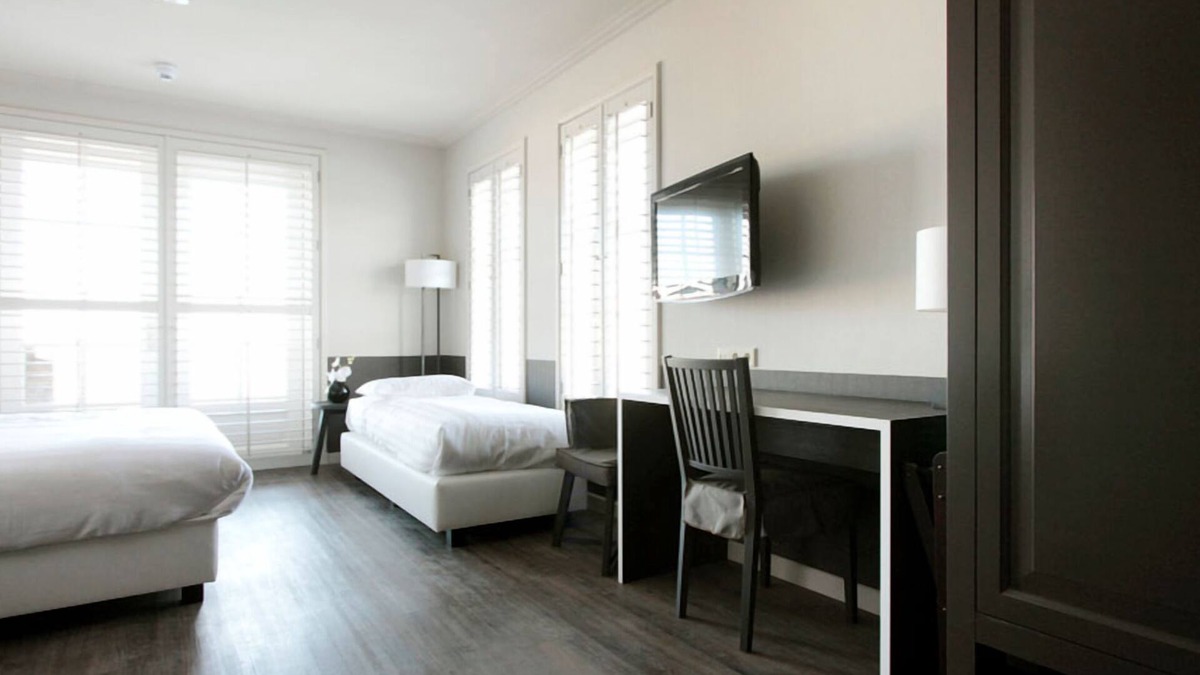 Municipality of Huizen House | 2 Relaxing Haven Near Naarderbos Trails, Nature Reserve & Cultural Attractions