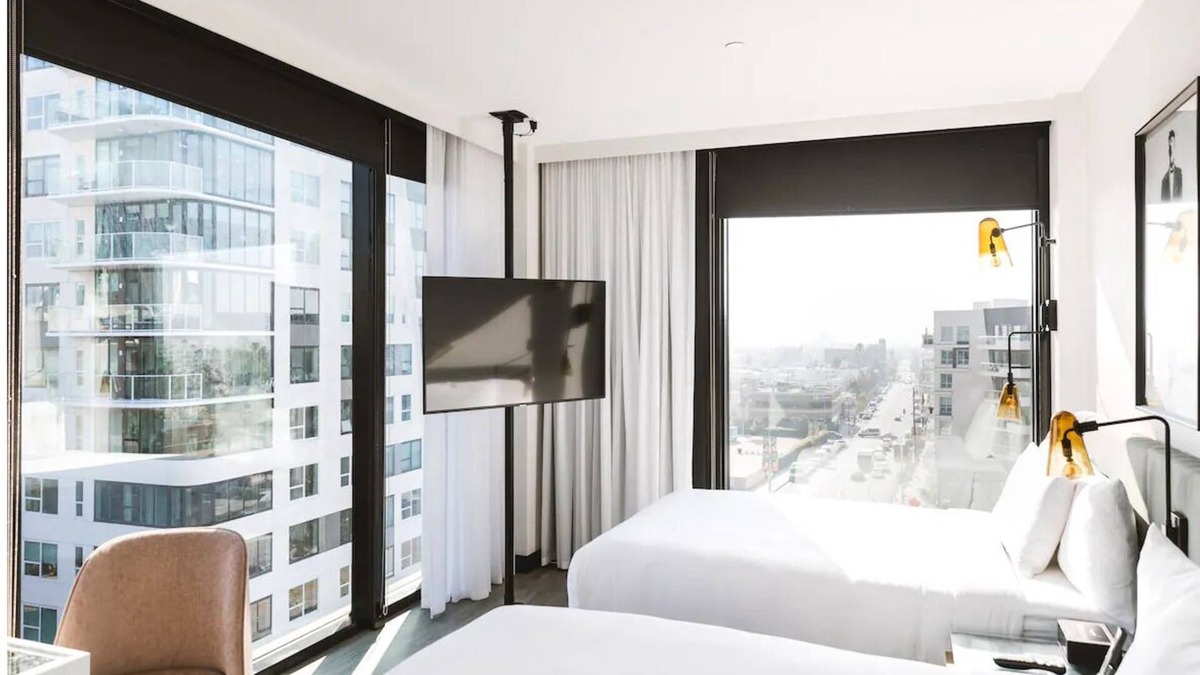 Hollywood Hotel | 2 Relaxing Unit Hollywood Stay: Pool, Rooftop, Pets Allowed, Attractions