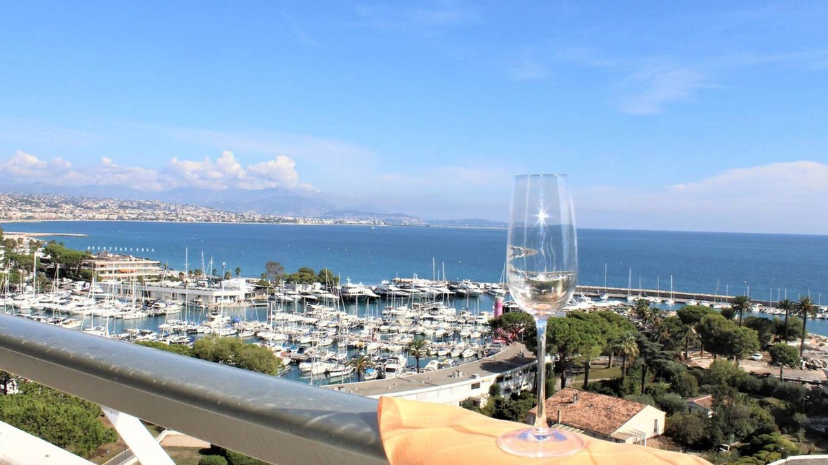 Villeneuve Loubet Beach Apartment | 2-Room Apartment, 4 sleeps with terrace and panoramic view
