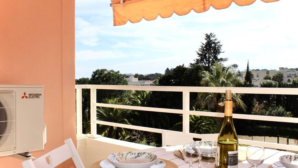 Villeneuve-Loubet Apartment | 2-room apartment with parking and air conditioning near the beach