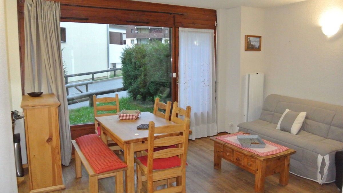 Les Esserts Apartment | 2-room apartment 36m2 garden level Morillon les Esserts, well-equipped, 50m from chairlift