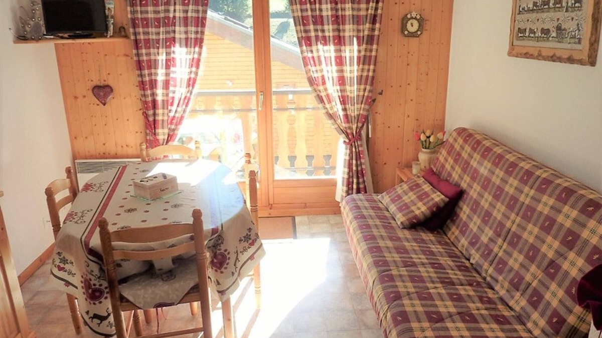 Station de Drouzin le Mont Apartment | 2-room apartment with balcony, parking - Quiet area