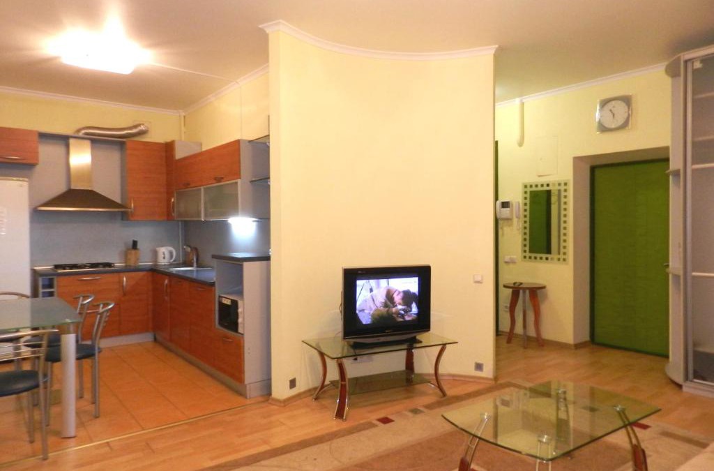 Zaporozhye Apartment | 2-room Studio Apartment on Sobornyi Avenue 174-а, by GrandHome