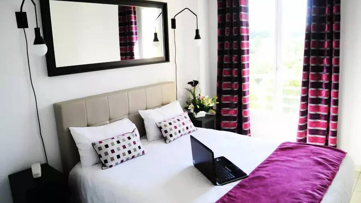 Biot Apartment | 2 Rooms 4 People