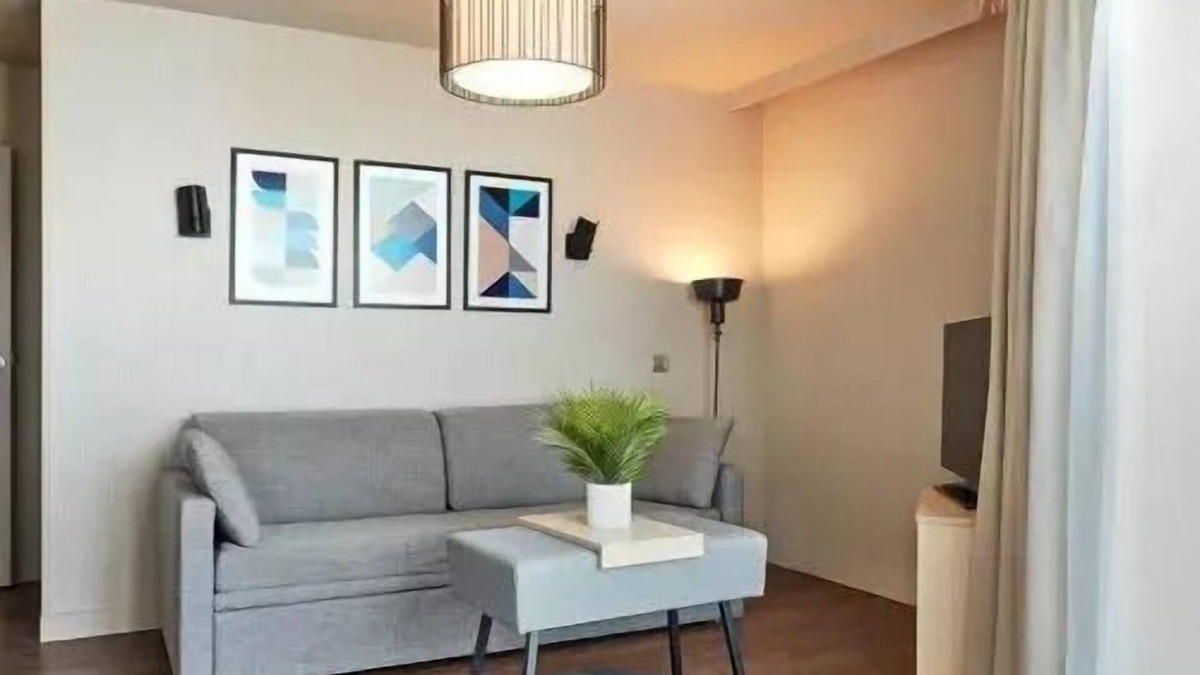 Suresnes Apartment | 2 Rooms 4 People