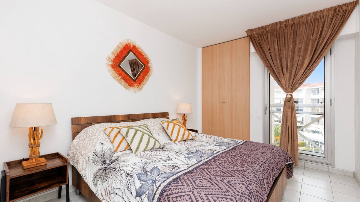 Antibes Apartment | 2 ROOMS, IN LUXURY RESIDENCE, SWIMMING POOL, AIR CONDITIONING, BY THE SEA