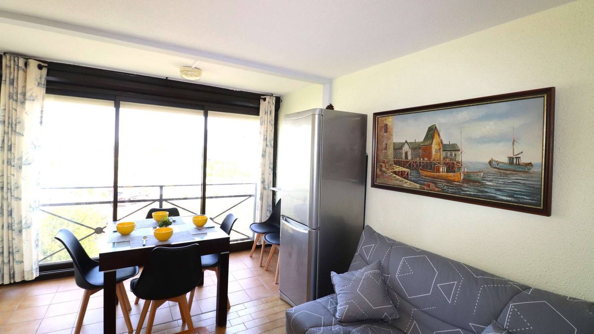 Le Grau-Du-Roi Apartment | 2 rooms with swimming pools near the sea and shops