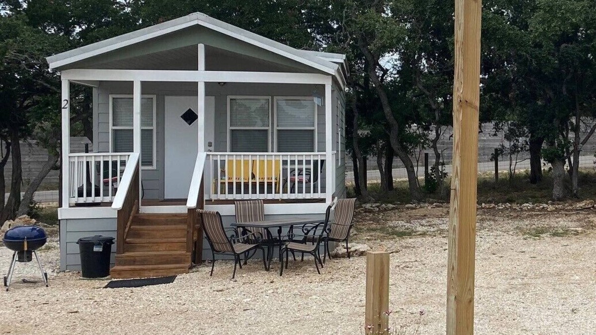 New Braunfels Cottage | #2 Royal Gate Retreat