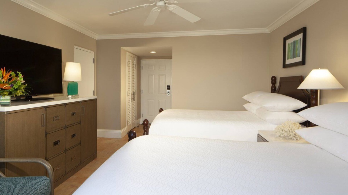 Historic Seaport Hotel | 2 Sophisticated Resort Rooms Perfect for Family Relaxation! Spa Access