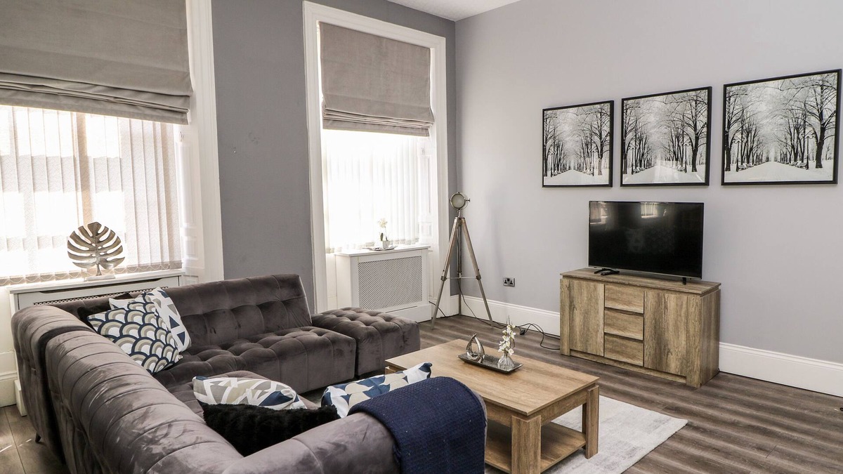 Wakefield Apartment | 2, ST JOHN'S NORTH APARTMENTS, character holiday cottage in Wakefield