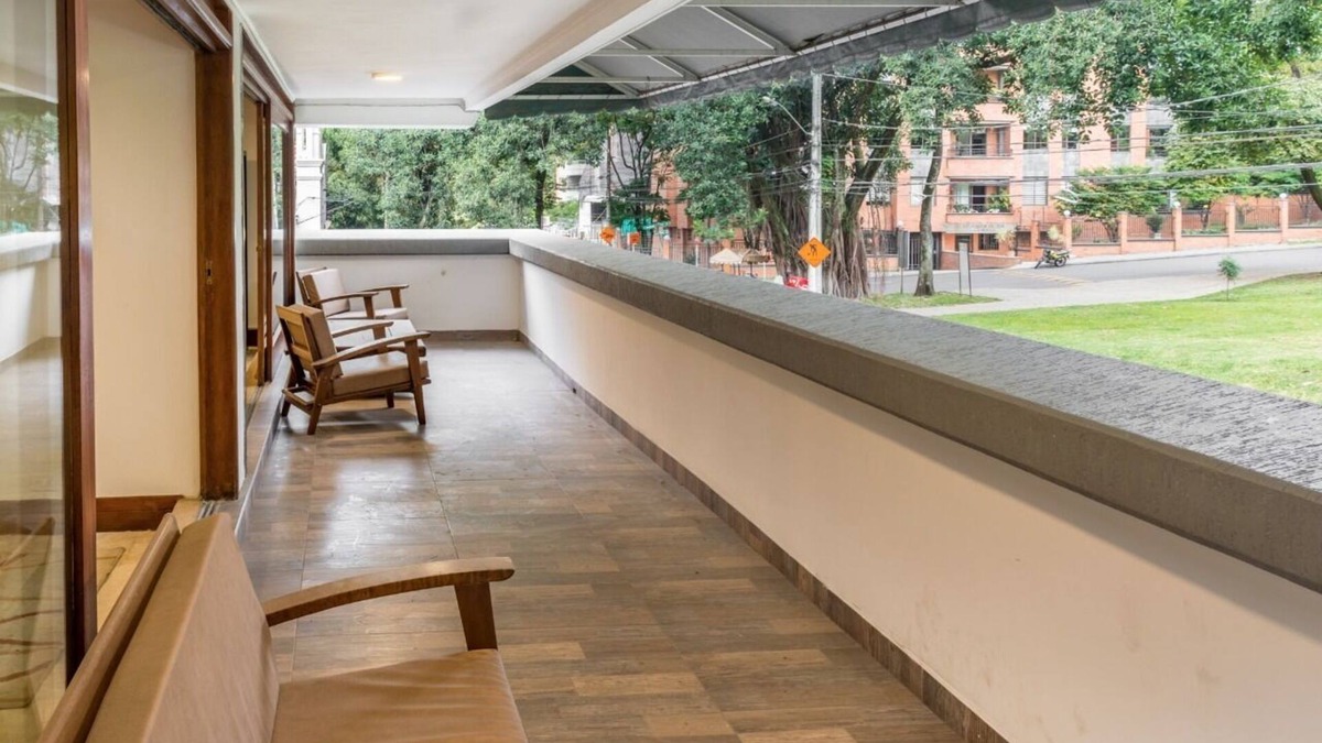 El Castillo Apartment | 2 Story Apartment in Santa Maria - feels like home