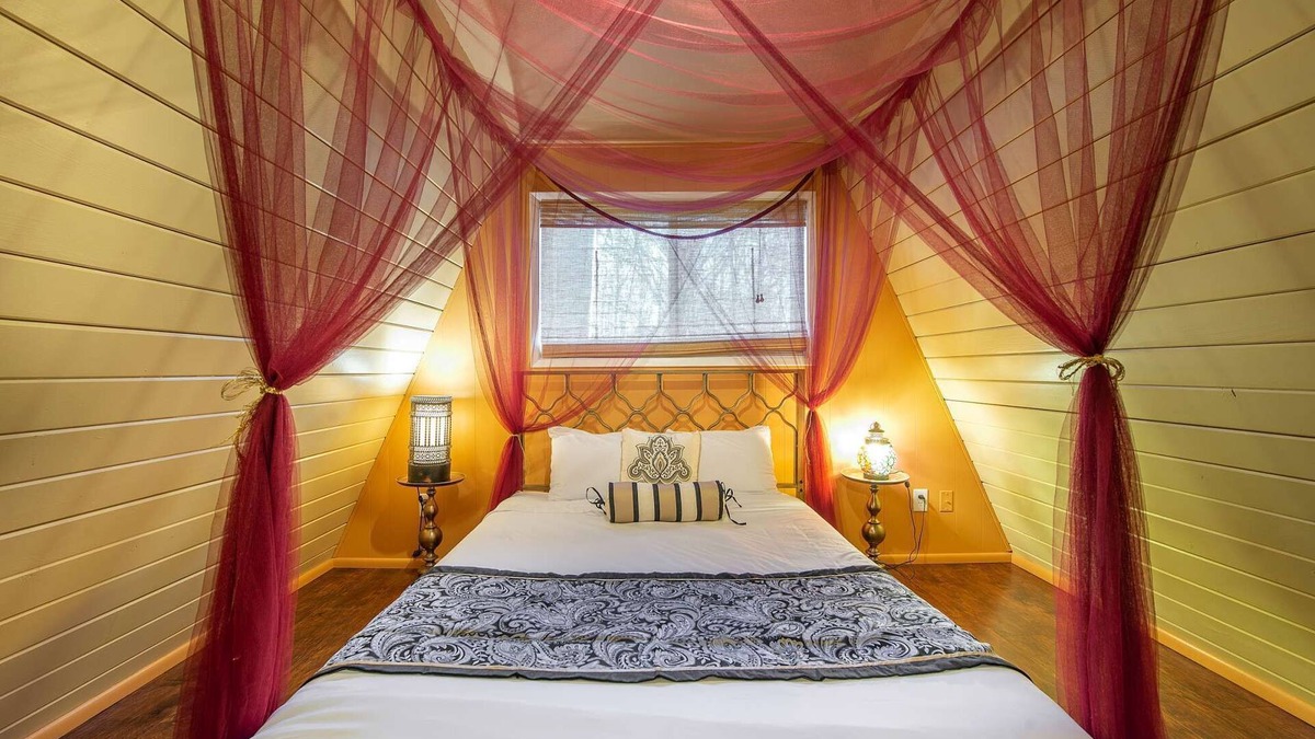Ocean Shores Villa | 2-Story Egyptian Villa Near Beach