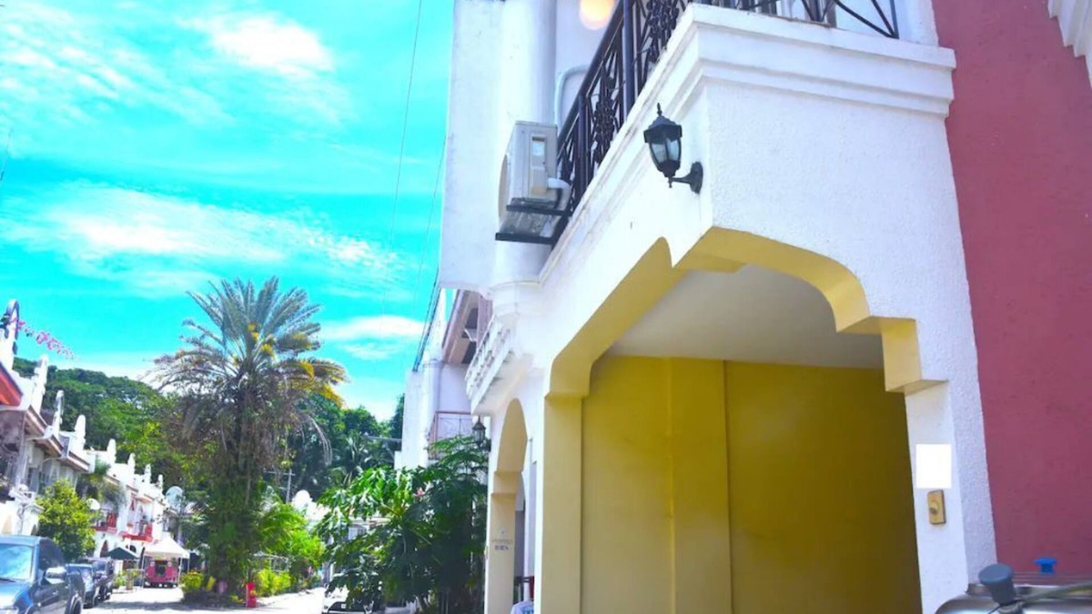 Davao Villa | 2-Story Family/Baby-Proof Home for 10 — 10min Drive to Int'l Airport