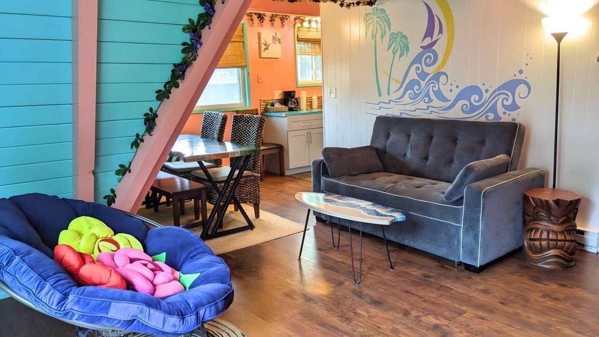 Ocean Shores Villa | 2-Story Hawaiian Villa Near Beach