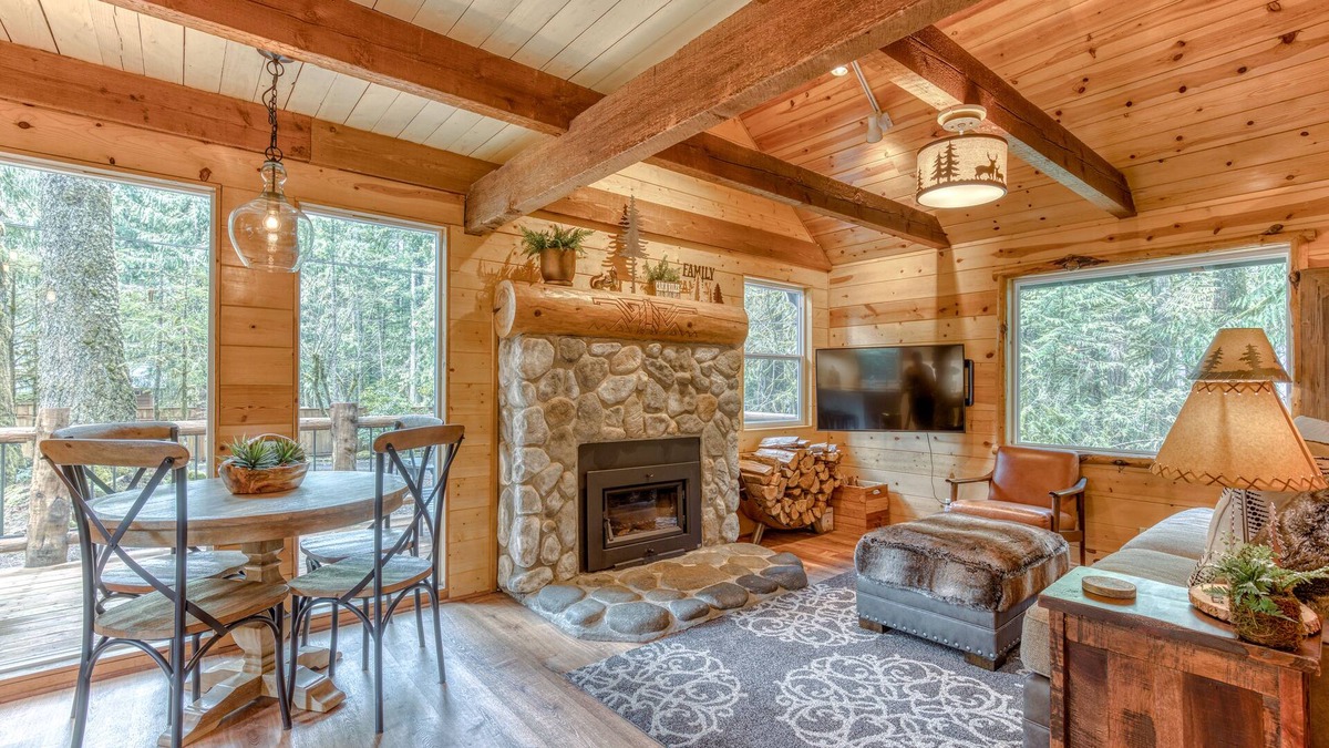 Rhododendron Cabin | 2-story mountain cabin with loft and fireplace, deck, streaming, washer/dryer