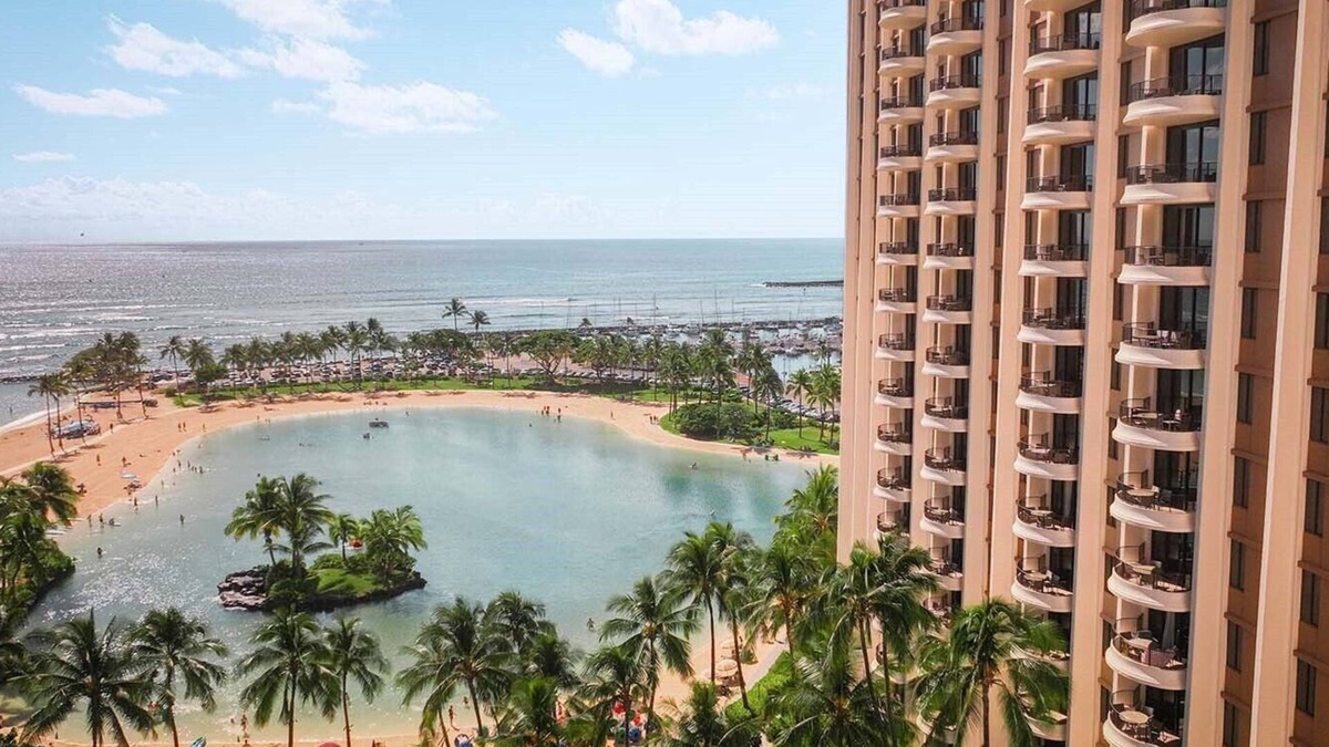Waikiki Resort | 2 Story Penthouse 3 Bed, 3 Bath Ocean View - Lagoon Tower HGVC Hawaiian Village