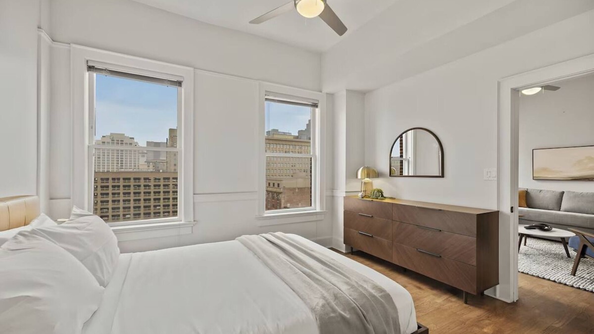 Downtown San Antonio Apartment | 2 Stylish Haven Near San Antonio Sights | Modern Amenities & Prime Location