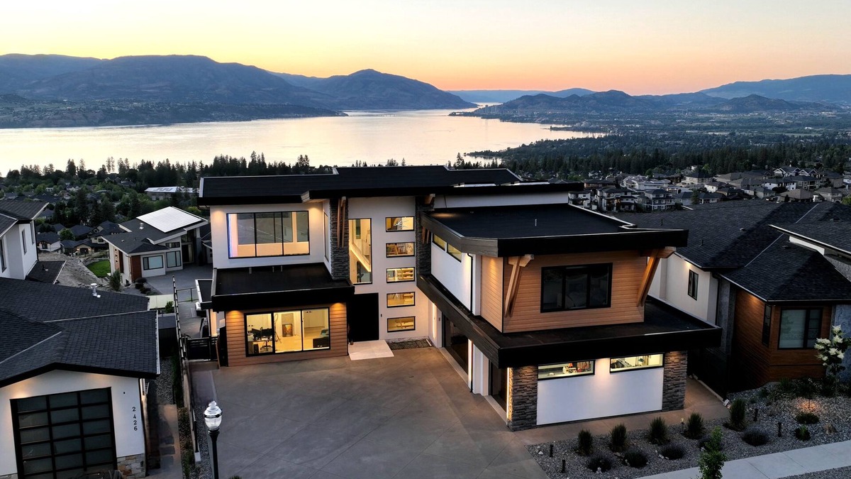 Southwest Mission House | 2 Suites Serenity Collection at Lakeview Retreat - The View