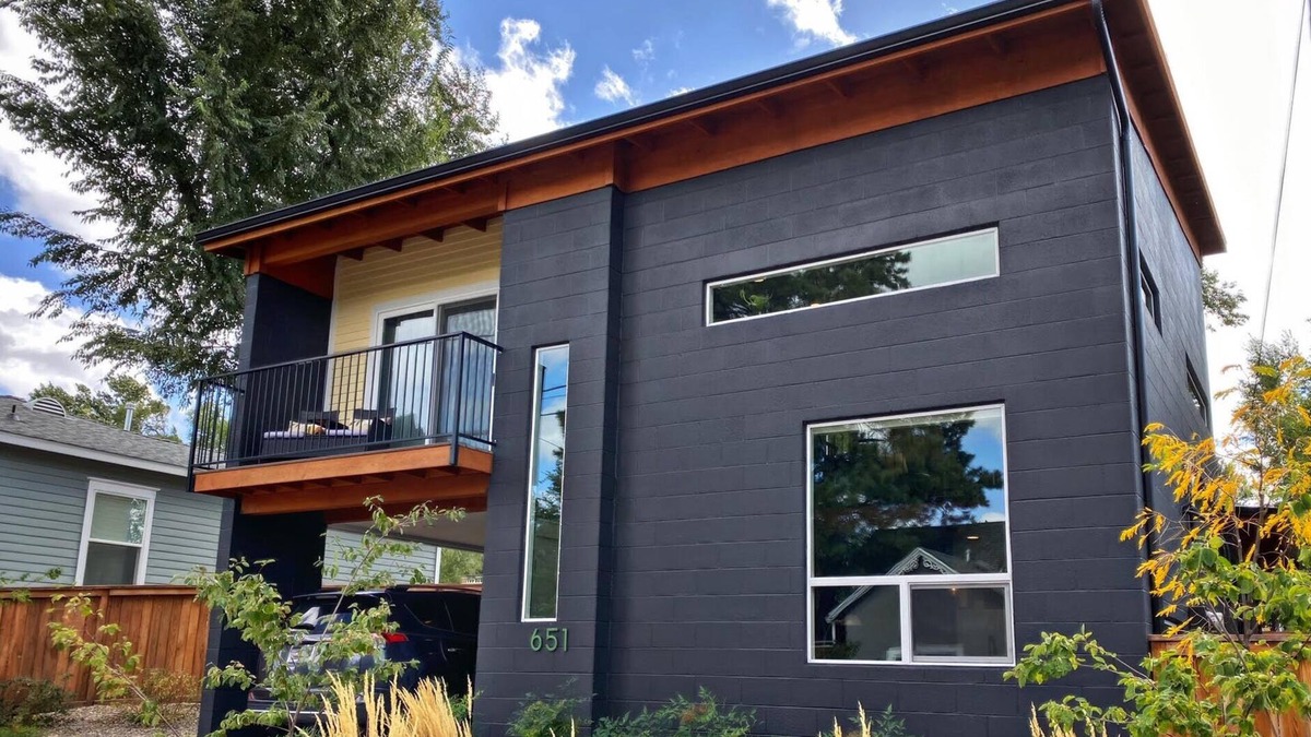 Prescott House | 2 Sumptuous Master Suites - 8 min walk to DOWNTOWN!