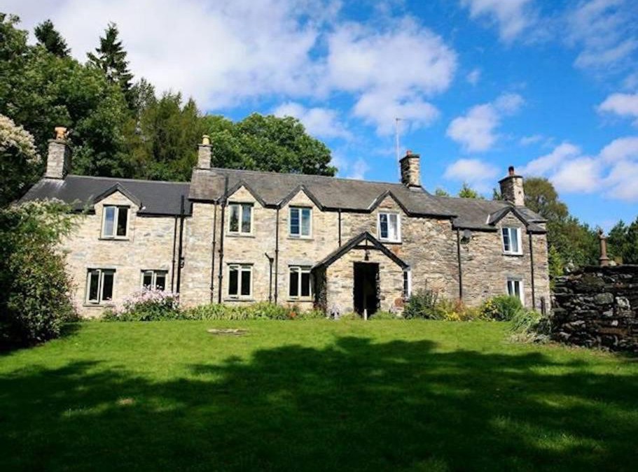 Dolwyddelan House | 2 Tan-y-castell