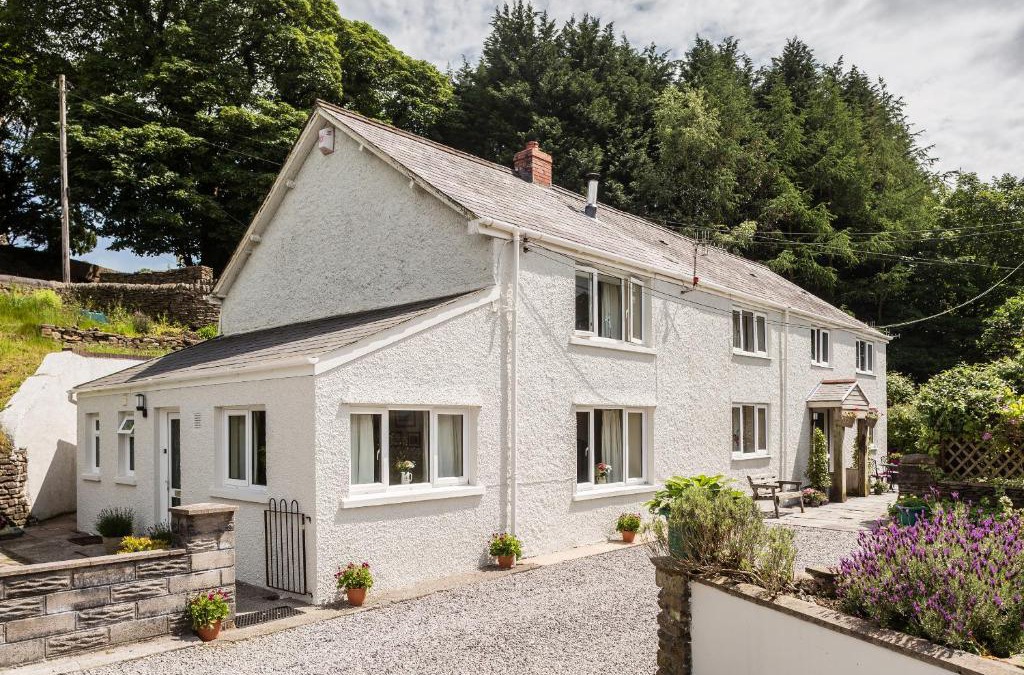 Pontardawe House | 2 Tan Yr Eglwys