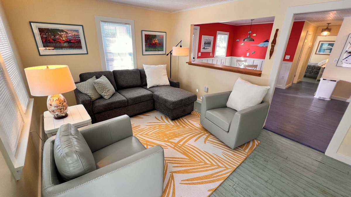 Bradenton Beach Cottage | 2-Unit Beach to Bay Cottage.Not Grandma's place! 100 feet to Beach