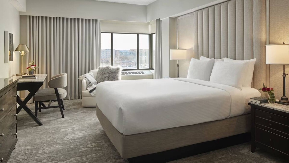 Capitol Hill Hotel | 2-Unit Spacious Retreat Near US Capitol | Ideal for History Lovers & Sightseeing