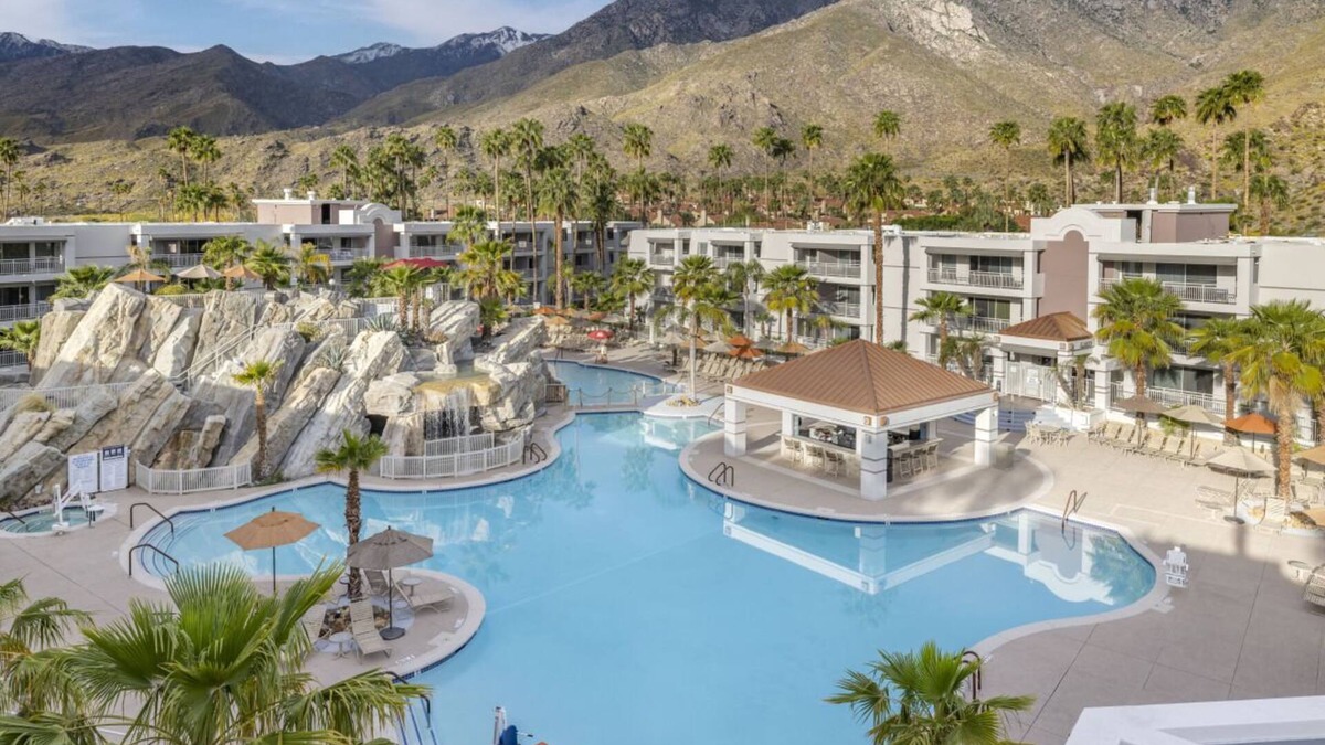 Canyon Corridor Resort | 2 Units | Breathtaking View With Balcony and Full Kitchen | Close to Aerial Tram
