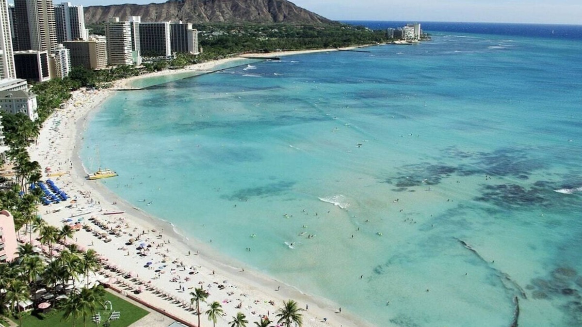 Diamond Head - Kapahulu - St. Louis Condo | 2 Units in Honolulu - Walk to Waikiki Beach! Sleeps 8.