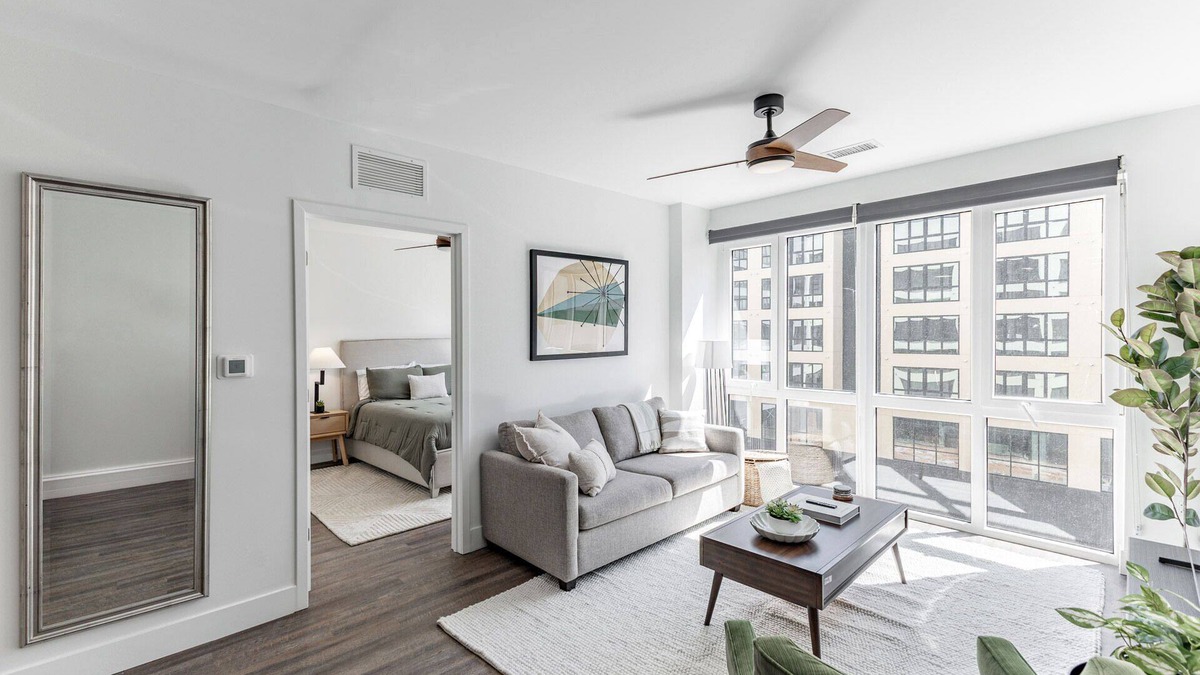 Huntsville Hotel | 2 Units | Urban Getaway w/Kitchen Near Downtown | Top Sights and Museum