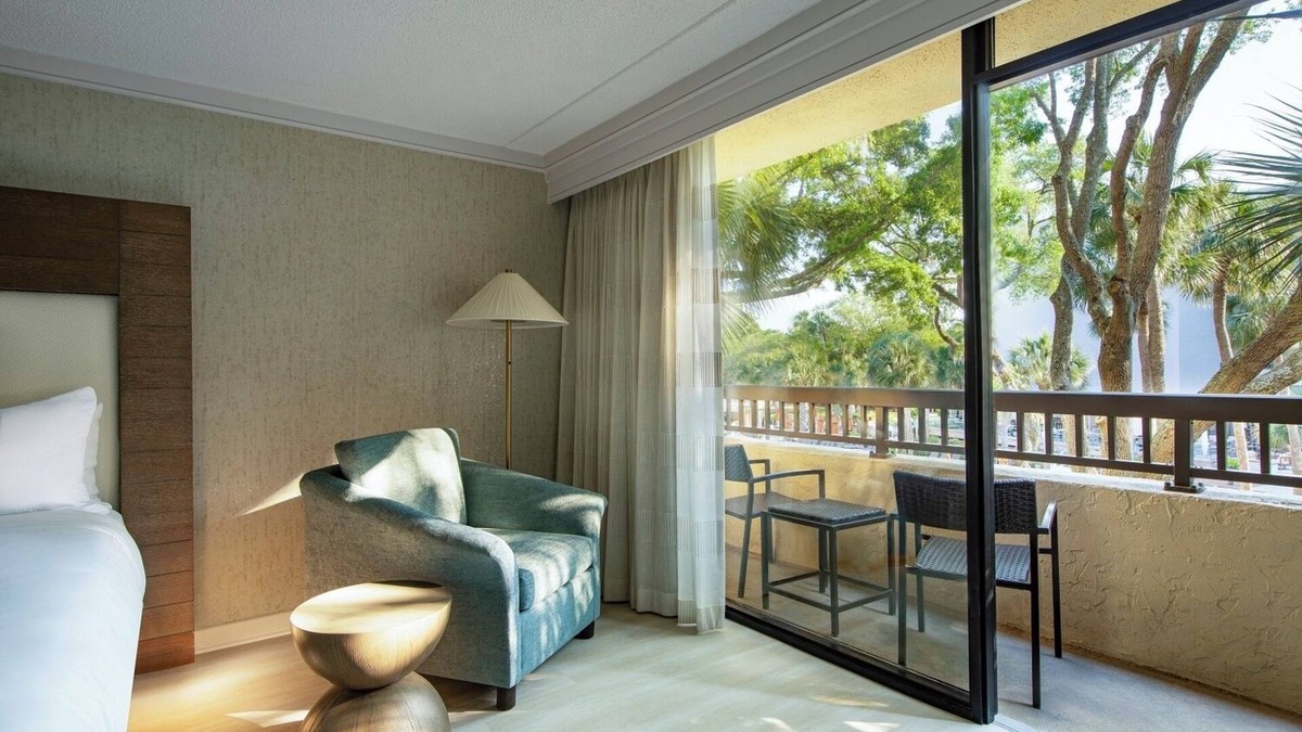 Shipyard Plantation Hotel | 2 Units w/Balconies & Pool, Just Steps from Hilton Head Beach!