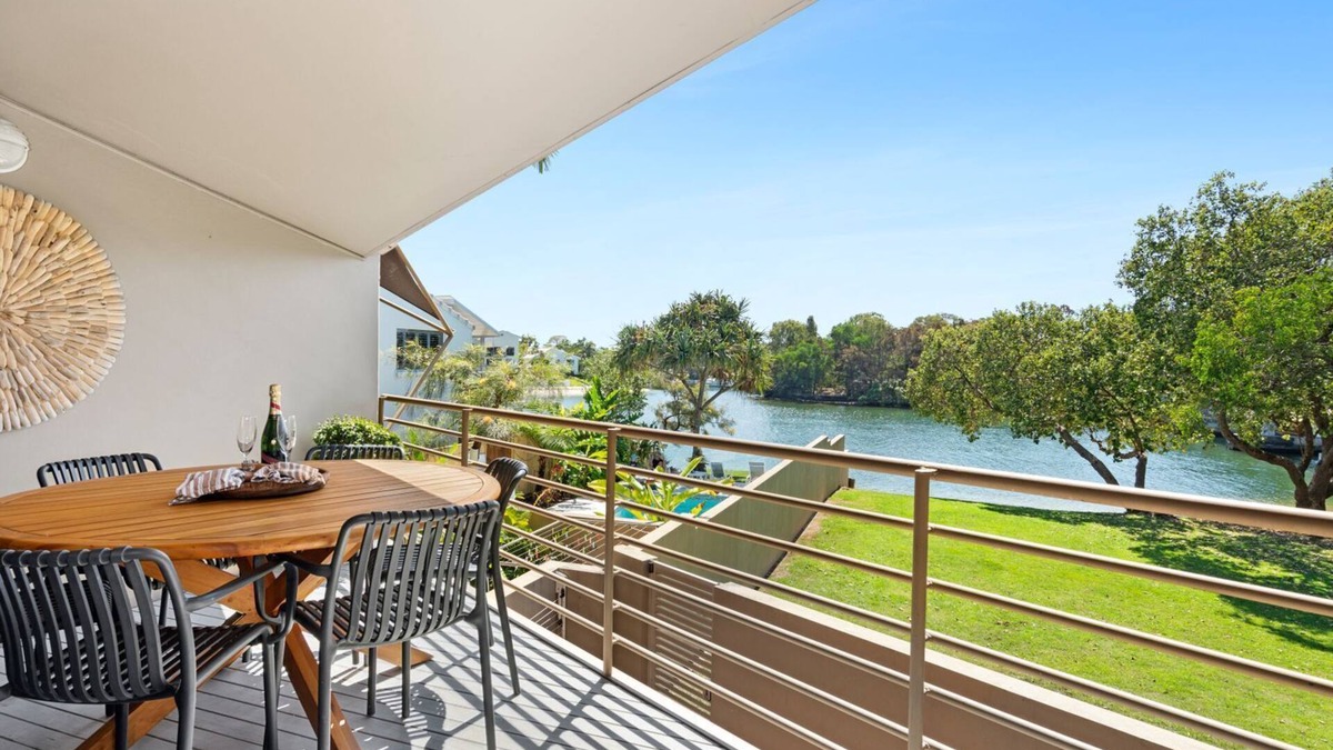 Noosaville Apartment | 2/Villa Marina 106 Noosa Parade Noosaville QLD 4566