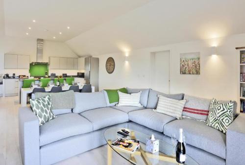 Saxmundham House | 2 Wadd Cottages