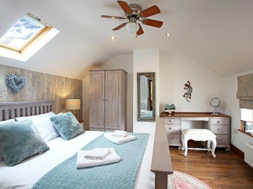 Blakeney House | 2 West Cottage