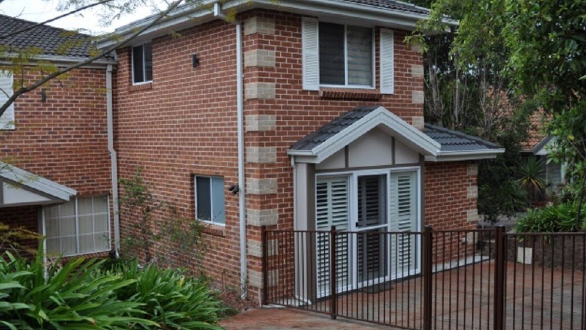 Frenchs Forest House | 2 x Bedroom House with private entrance.